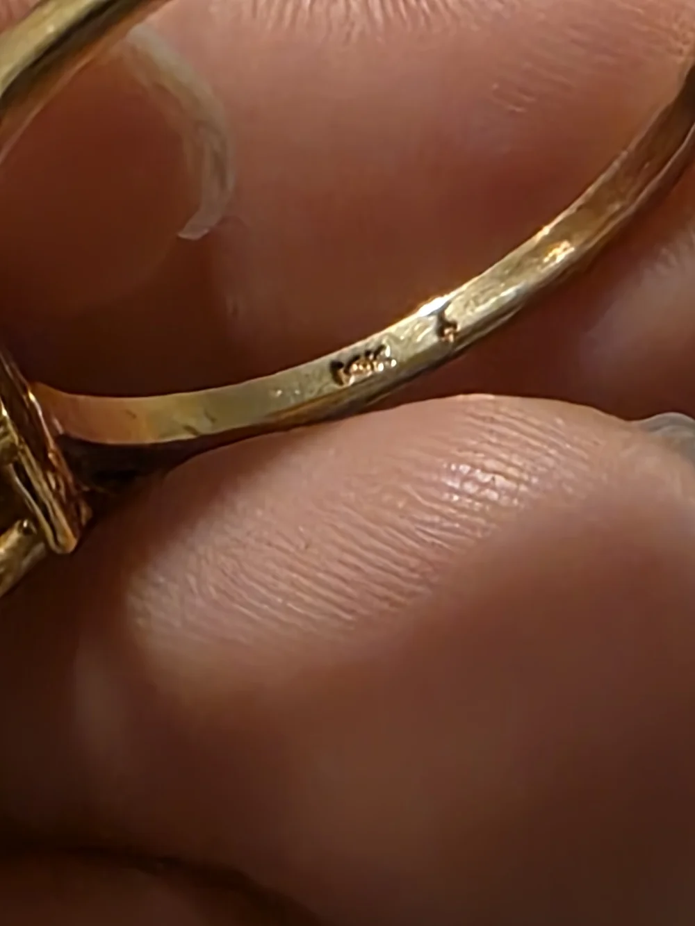 Pink ice 14k gold ring size 11